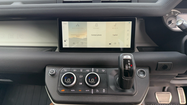 Land Rover Defender 90 Diesel 3.0 D200 Hard Top Auto